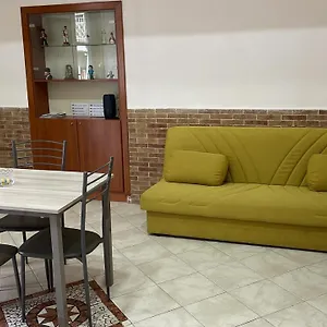 casa-emilia-naples.hotels-amalfi.com/