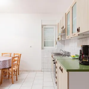https://apartments-aleksic.in-istria.net